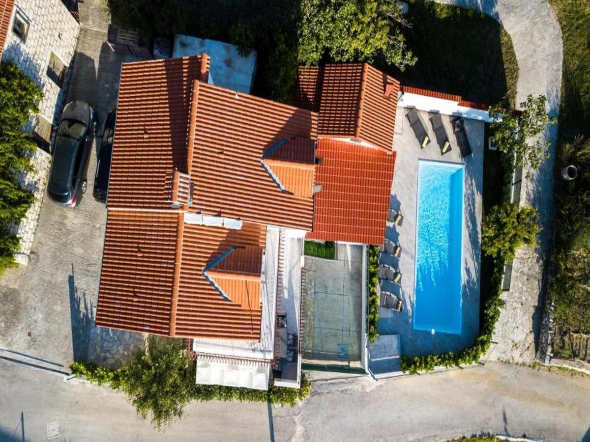 Holiday Home Mons Aureus Gornje Sitno Buitenkant foto