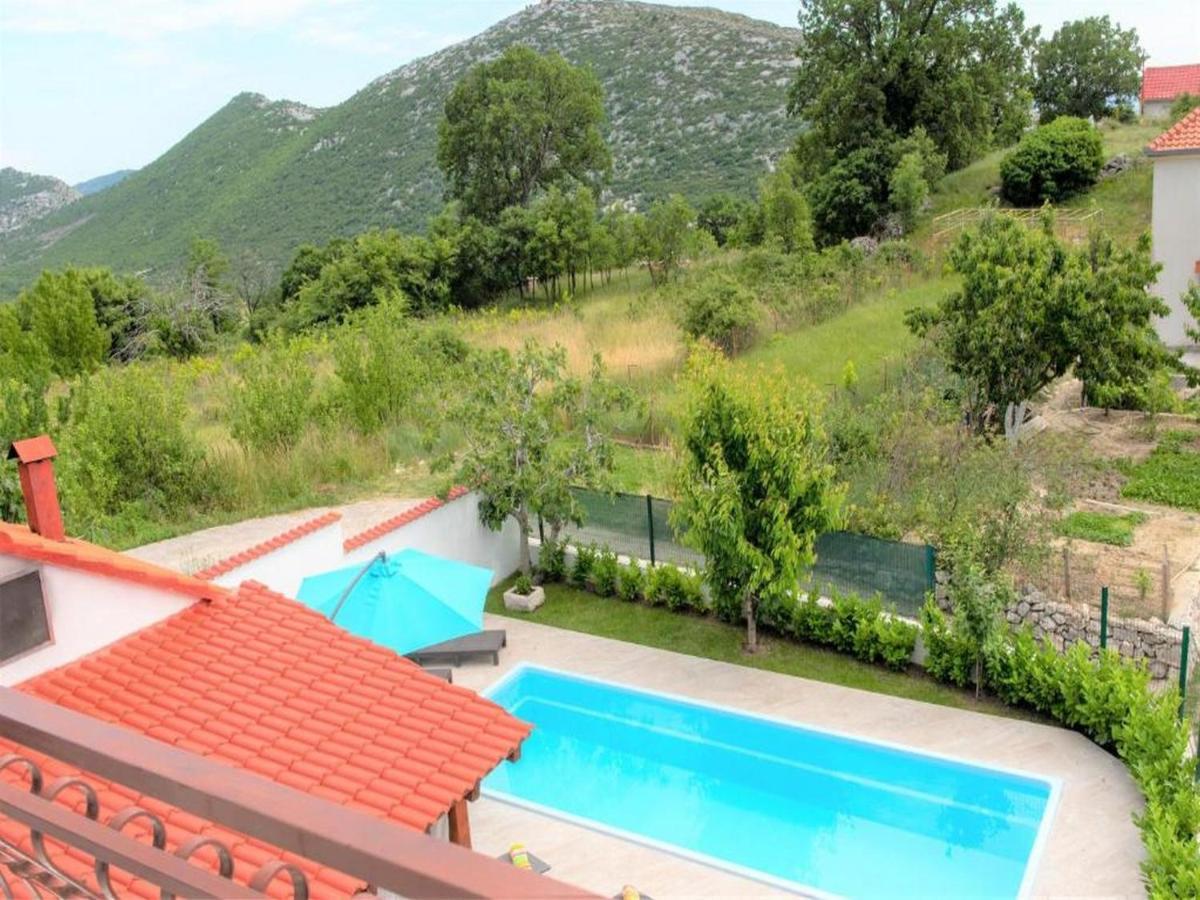 Holiday Home Mons Aureus Gornje Sitno Buitenkant foto