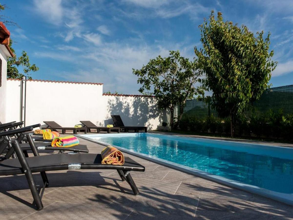 Holiday Home Mons Aureus Gornje Sitno Buitenkant foto