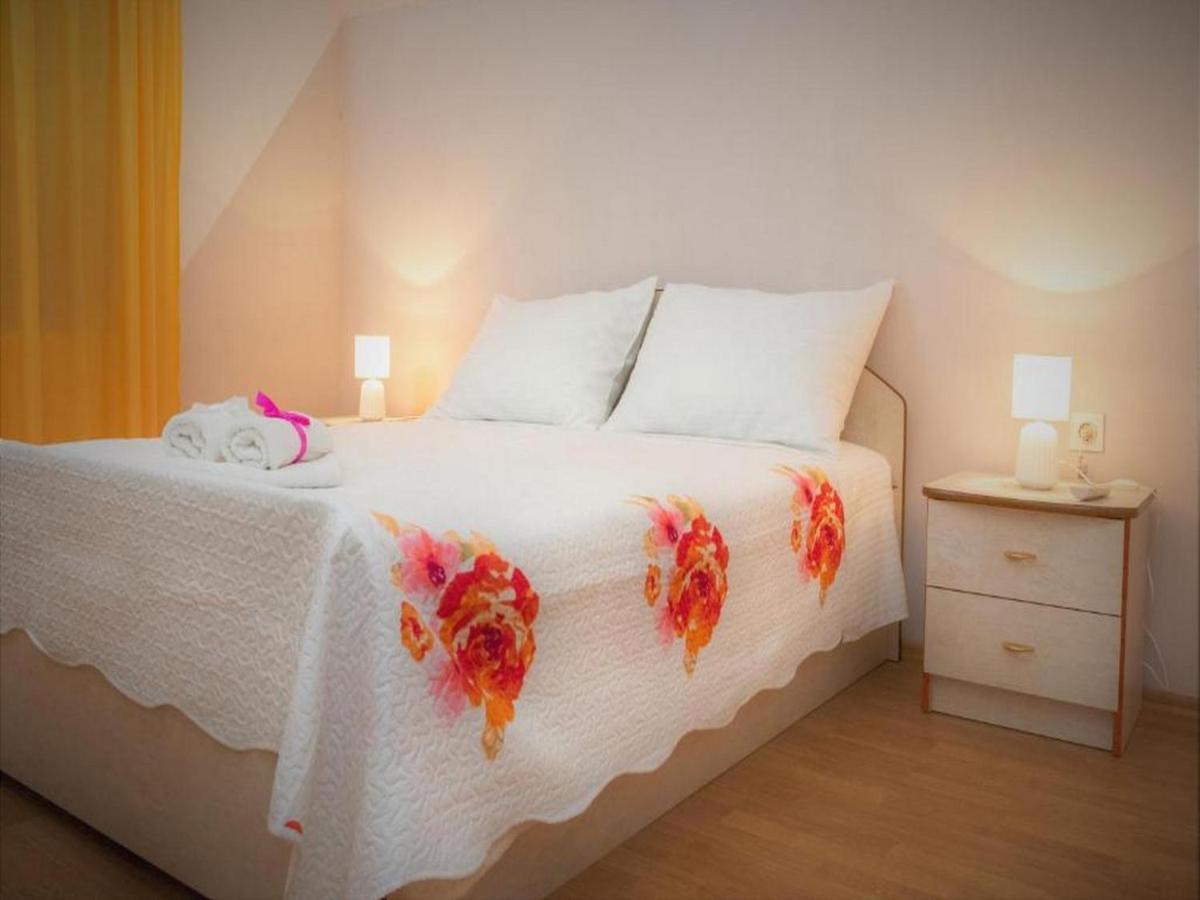 Holiday Home Mons Aureus Gornje Sitno Buitenkant foto