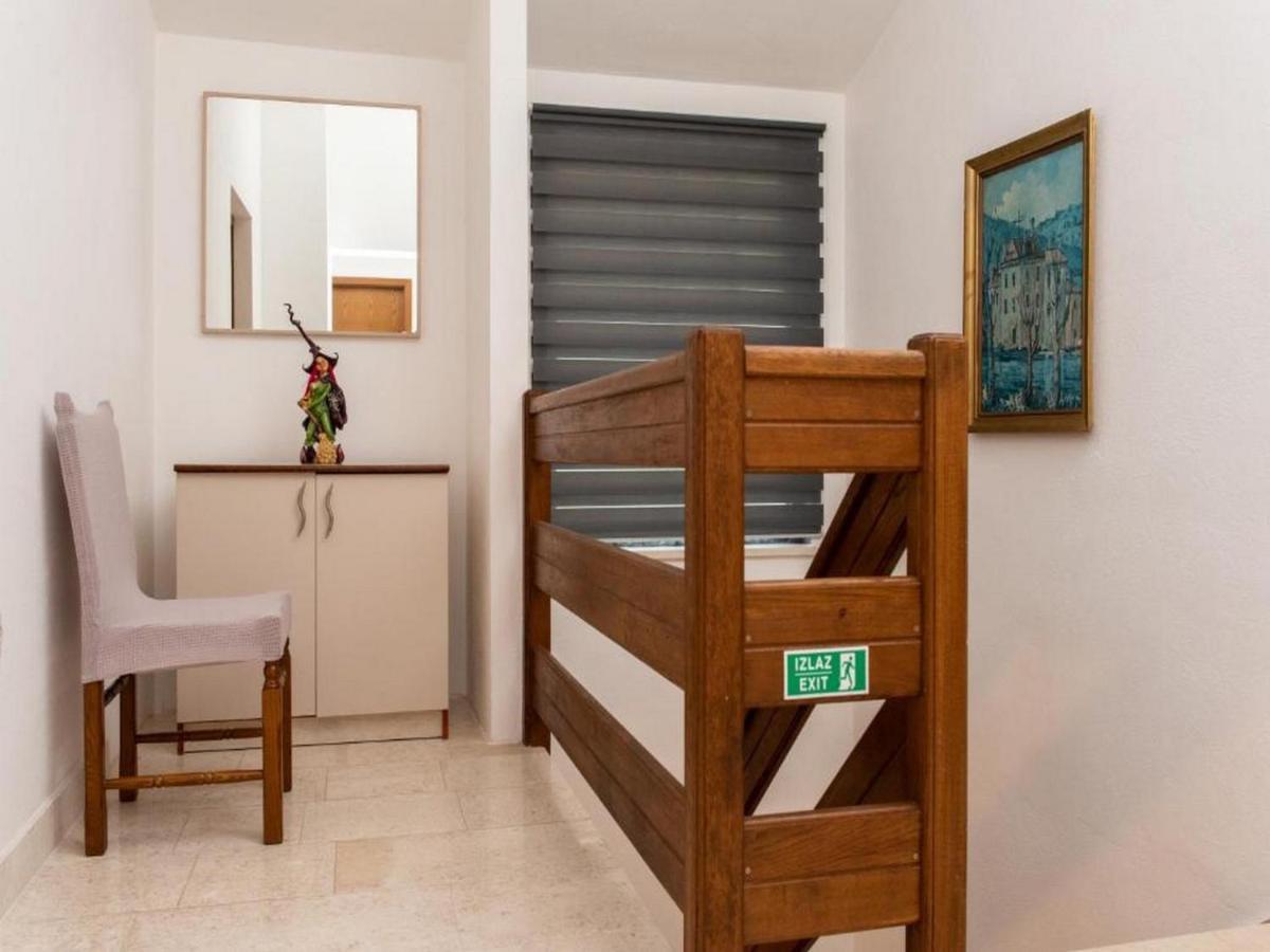 Holiday Home Mons Aureus Gornje Sitno Buitenkant foto