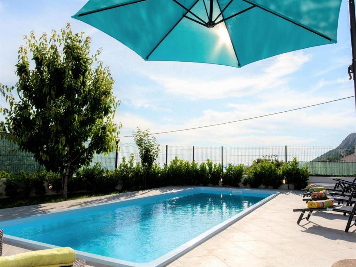 Holiday Home Mons Aureus Gornje Sitno Buitenkant foto