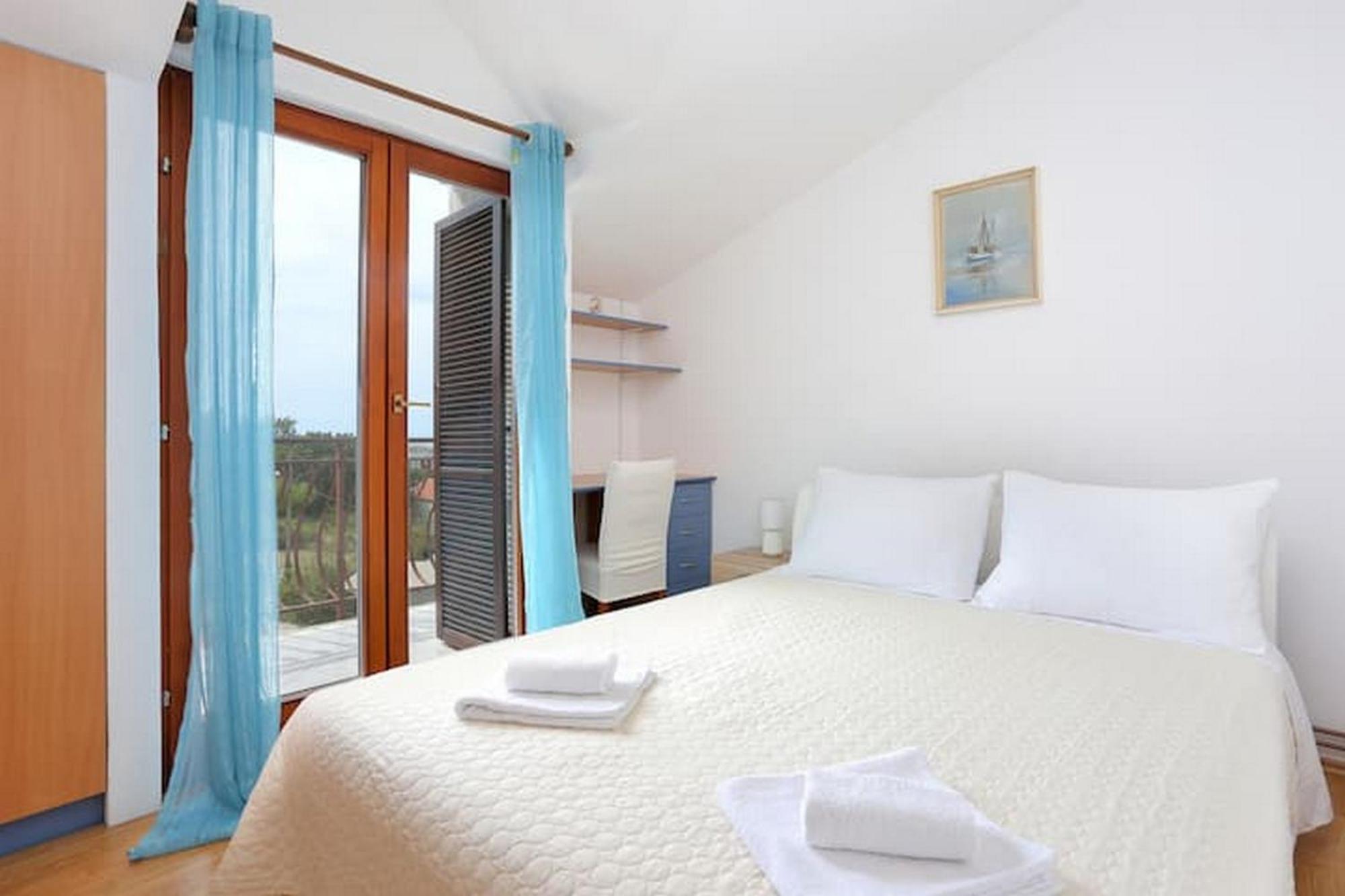 Holiday Home Mons Aureus Gornje Sitno Buitenkant foto