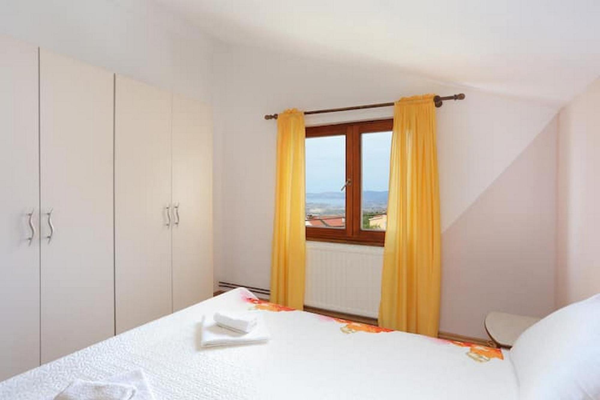 Holiday Home Mons Aureus Gornje Sitno Buitenkant foto
