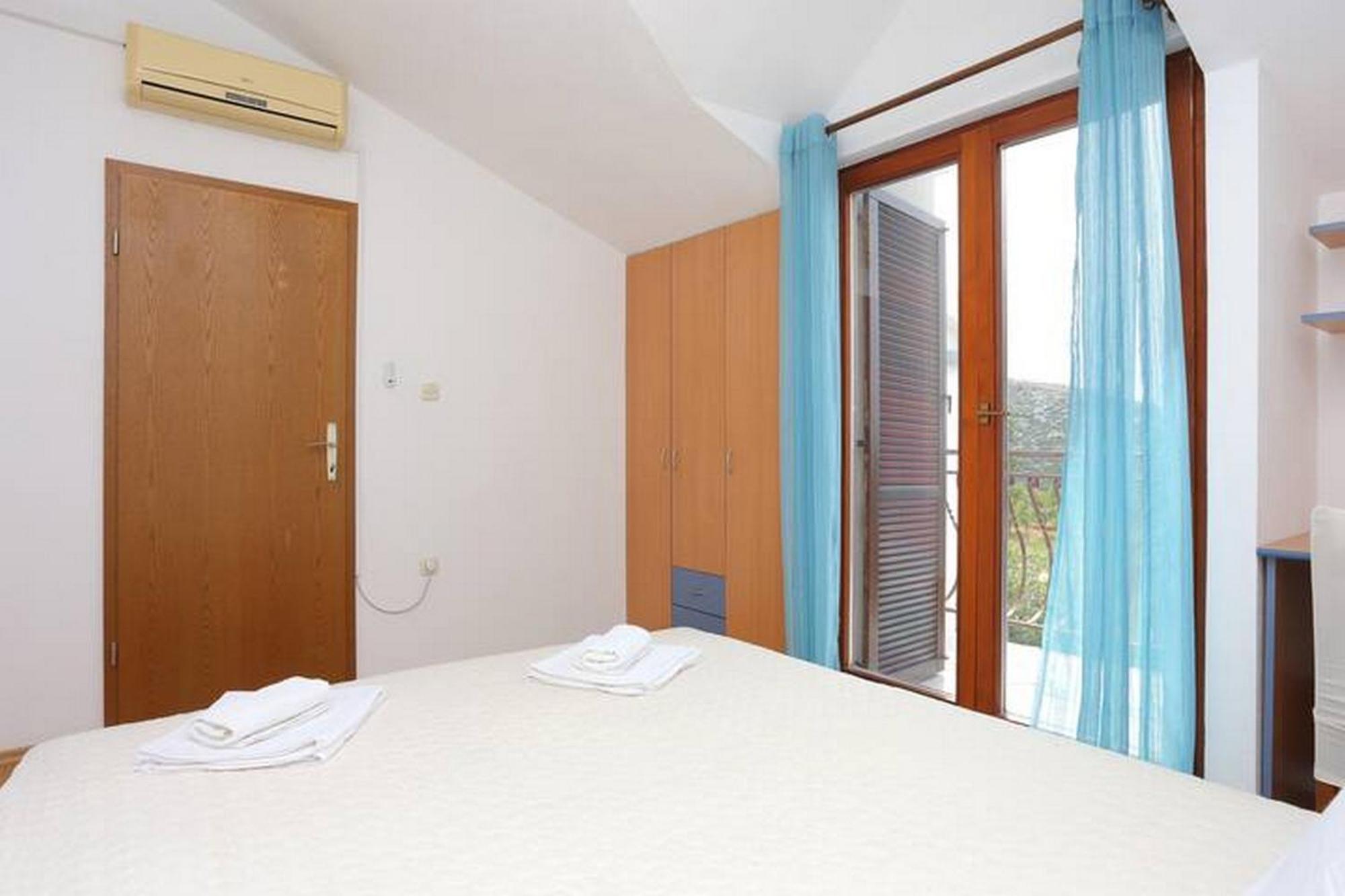 Holiday Home Mons Aureus Gornje Sitno Buitenkant foto